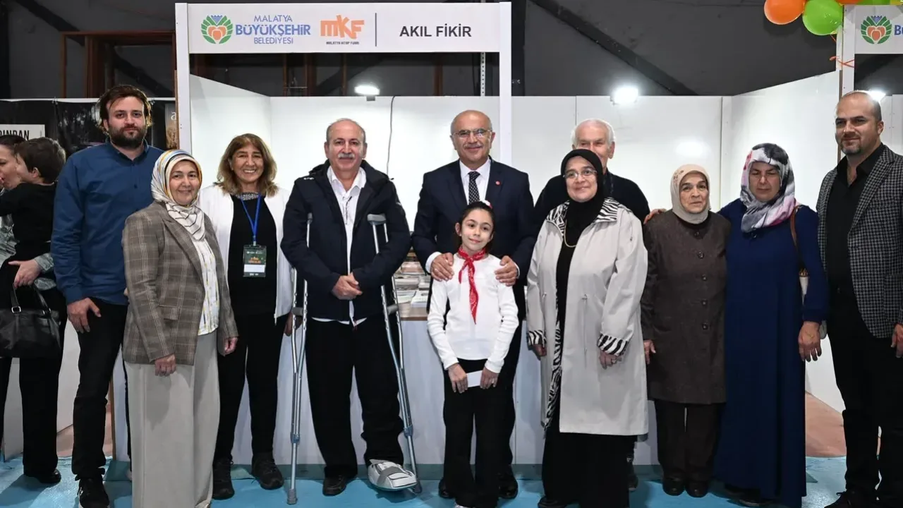 Malatyalı yazarlar kitap fuarında okurlarıyla buluştu