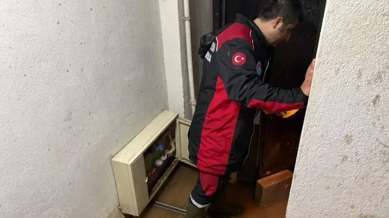 Maltepe'de yağışa karşı ekibler tam kapasite görevde