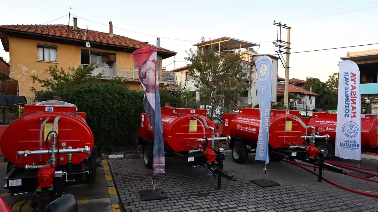 Manisa Büyükşehir’den Kula’ya 4 yeni su tankeri