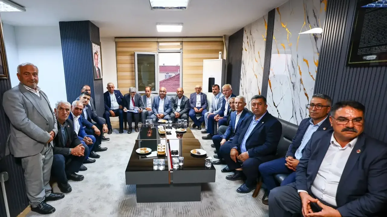 Manisa'da Başkan Dutlulu, Köprübaşılı muhtarlarla buluştu