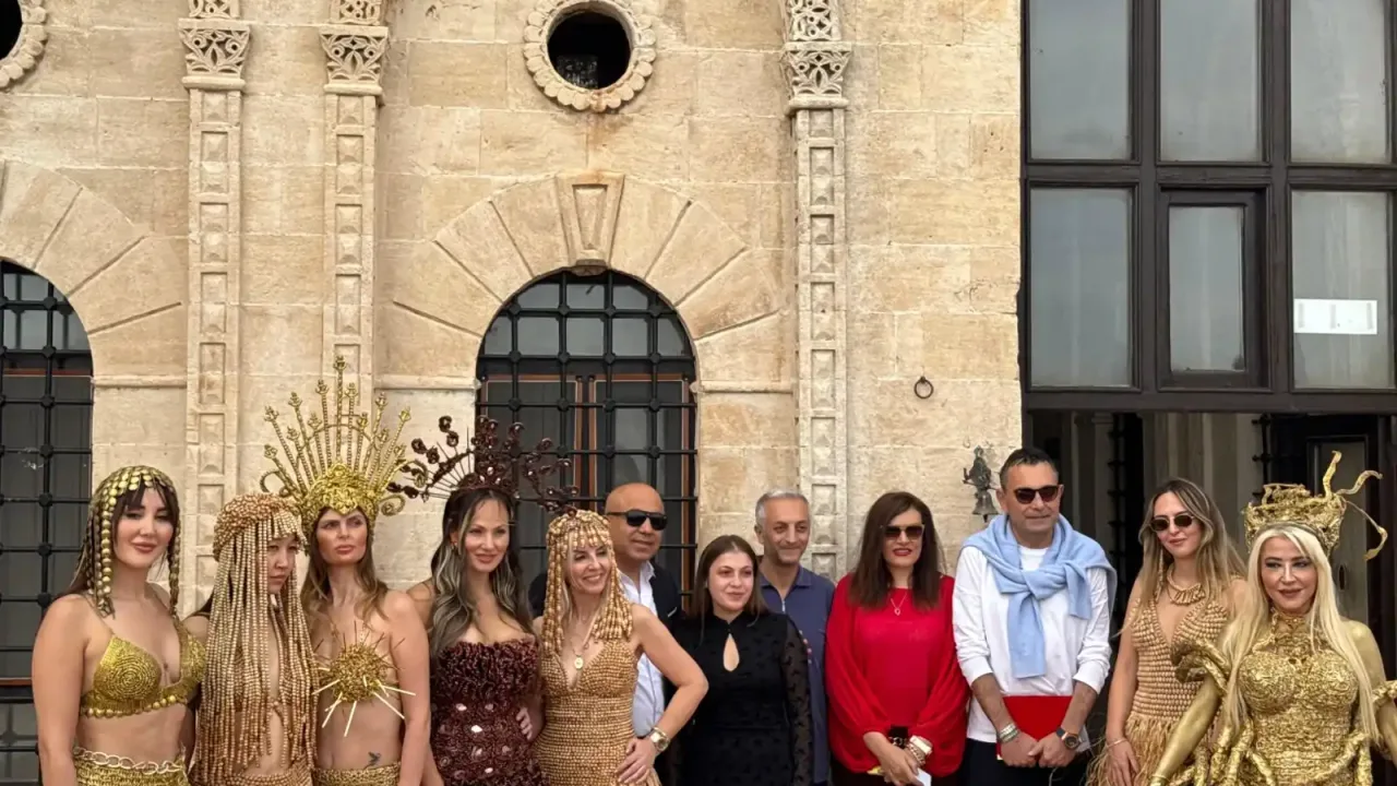 Mardin’in tarihi konaklarında büyüleyen defile