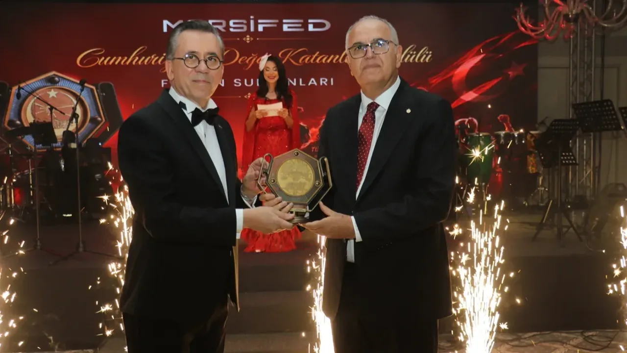 MARSİFED’den filenin sultanlarına ‘Cumhuriyete Değer Katanlar’