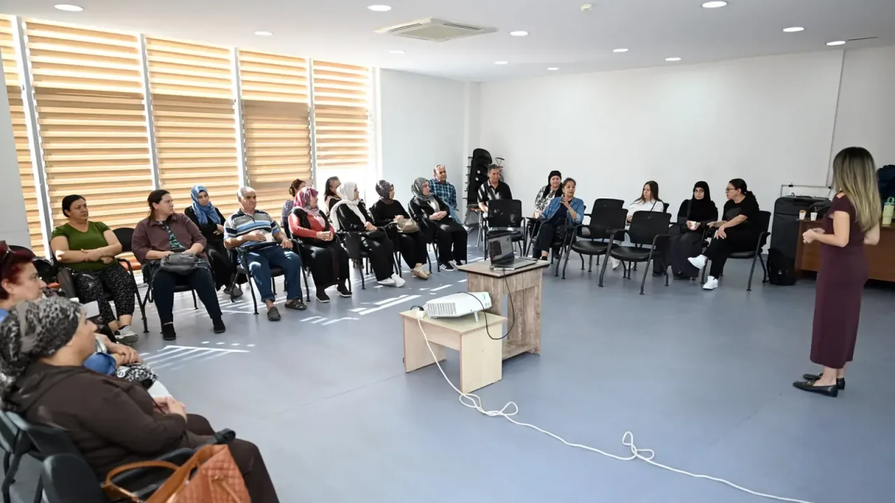 Mersin’de ailelere güvenli internet eğitimi