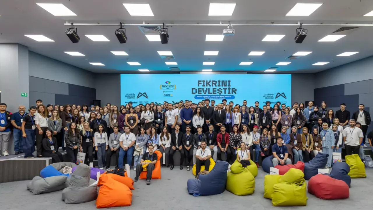 Mersin'de teknoloji rüzgarı! Devfest 2026 yoğun ilgi gördü