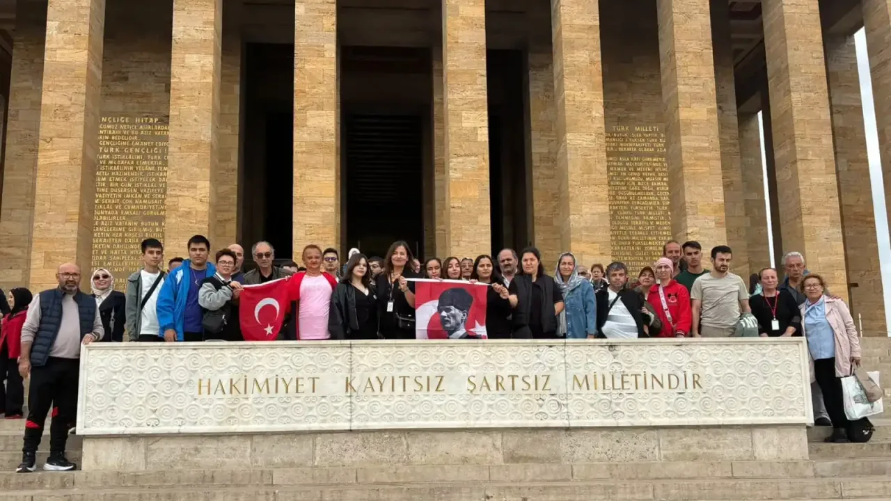 Mudanya ve Nilüfer’den Anıtkabir’e anlamlı ziyaret... Sevgi