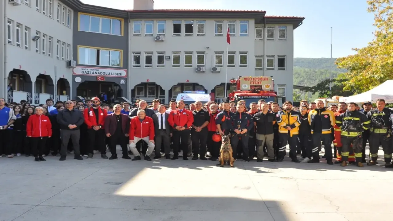 Muğla'da kurtarma ekiplerinden okulda ortak tatbikat