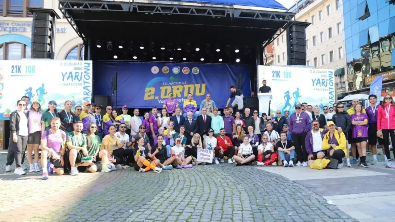 Ordu Yarı Maratonu'nda şampiyonlar ödüllerini aldı