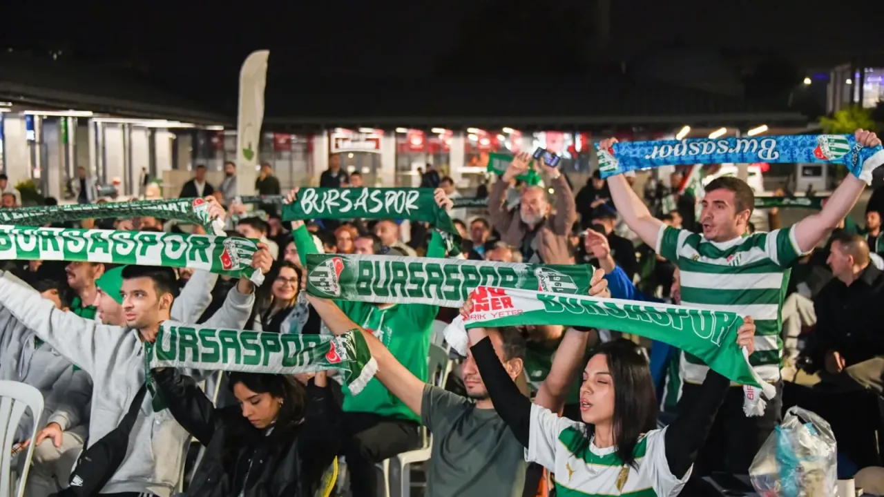 Osmangazi Meydanı’nda Yeşil-Beyaz coşku