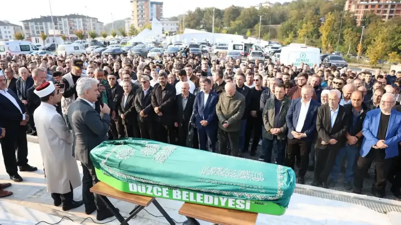 Prof. Dr. Ayhan Şamandar son yolculuğuna uğurlandı