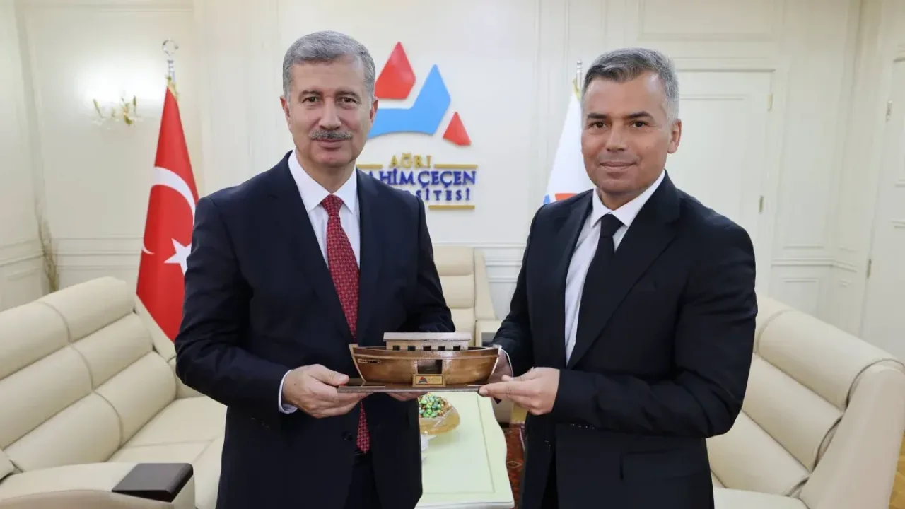 Rektör Gülçin’den Sempozyum Düzenleme Kurulu ve sekretarya