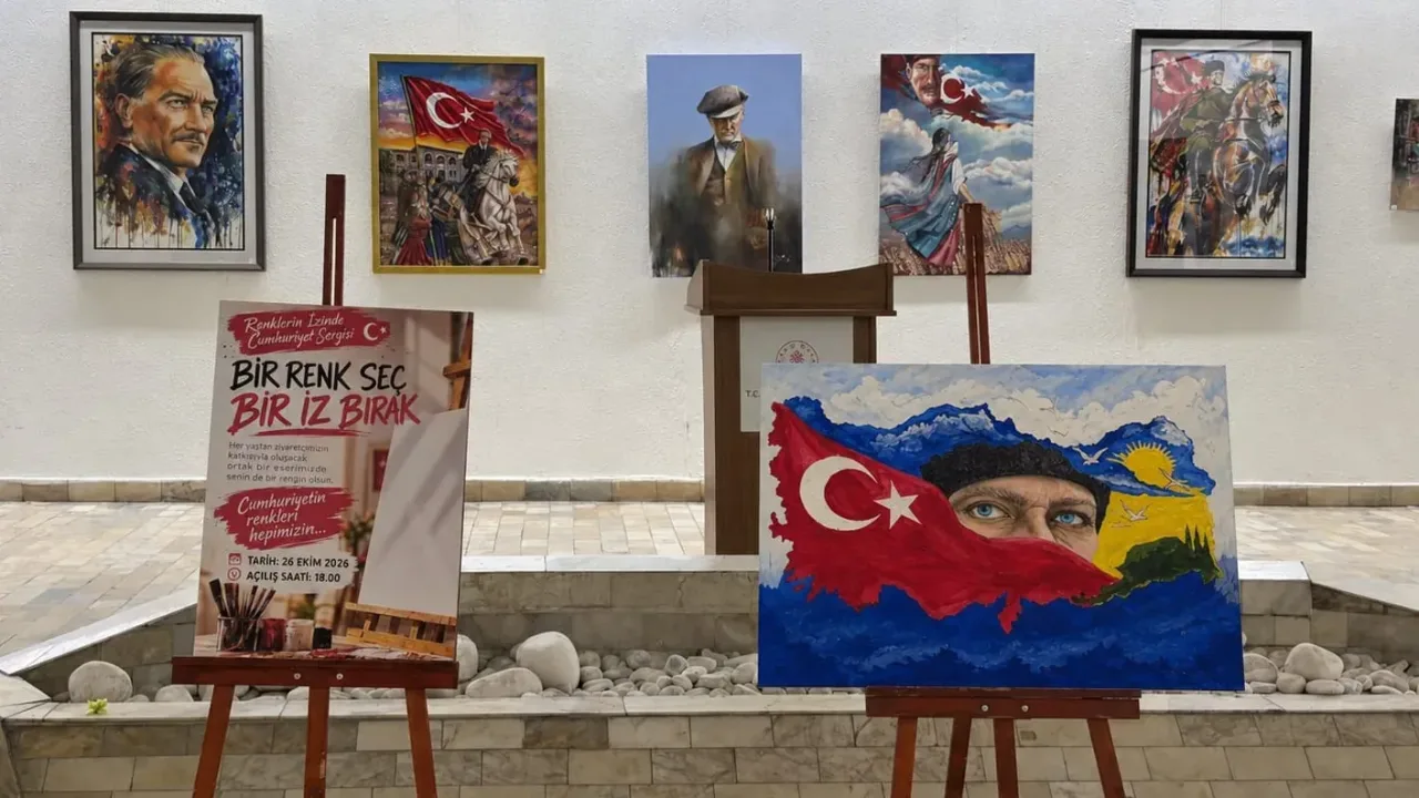 “Renklerin İzinde Cumhuriyet Sergisi” Bursa'da kapılarını açtı