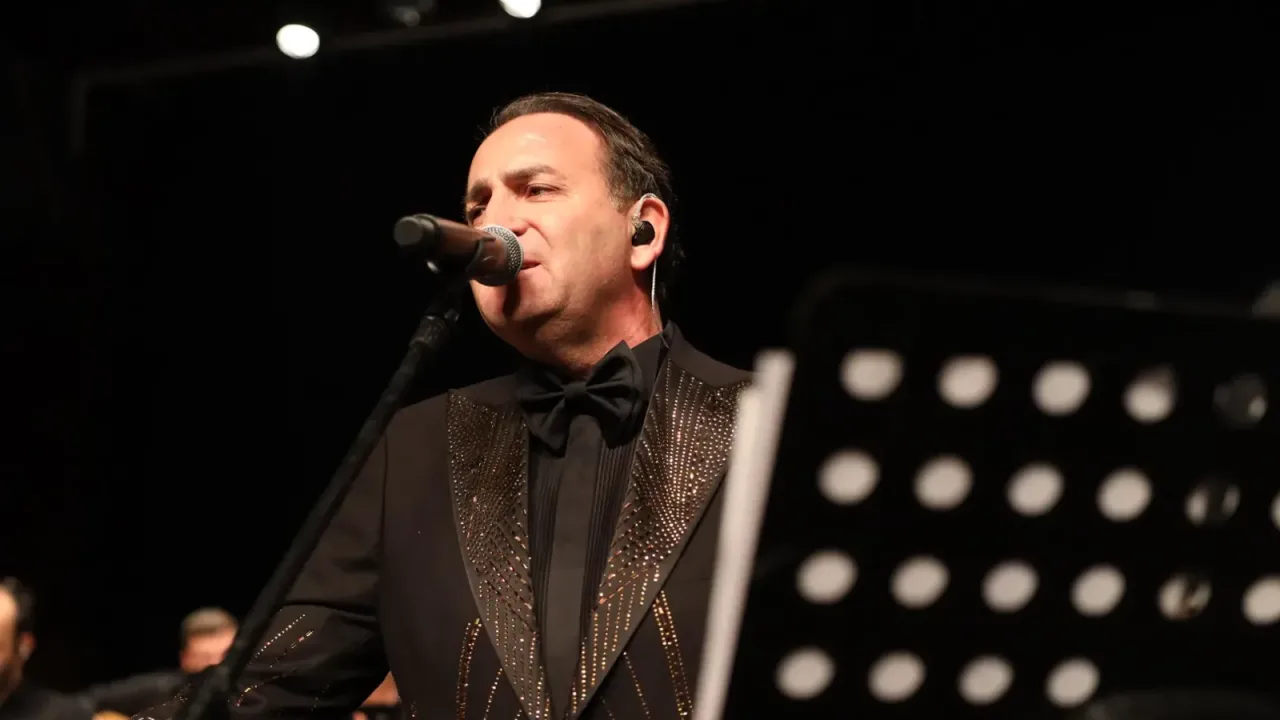Sakarya'da Zeki Müren’in unutulmaz şarkıları yankılandı