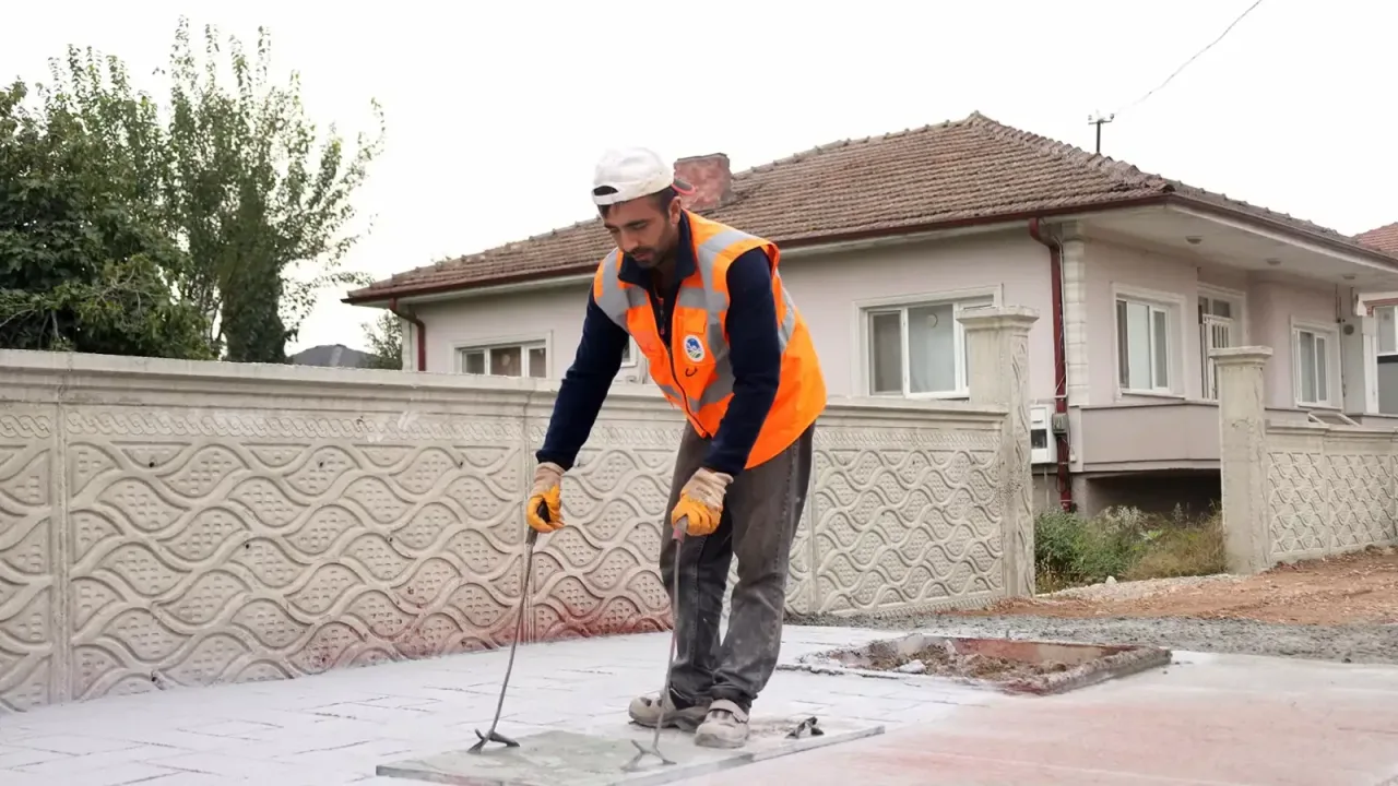 Sakarya Hanlı-OSB duble yolunda önce kaldırım ve bisiklet yolu