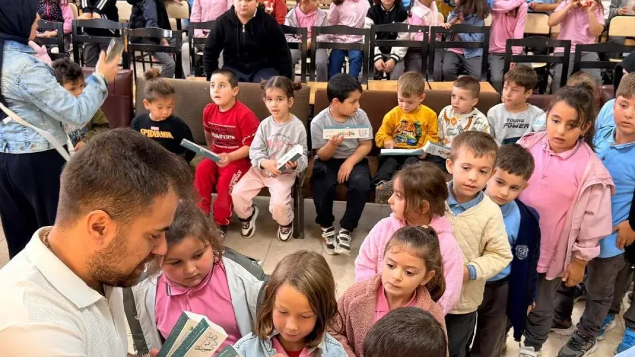 Sakaryalı minikler “Bir Hikaye Bin Neşe” ile eğlendi