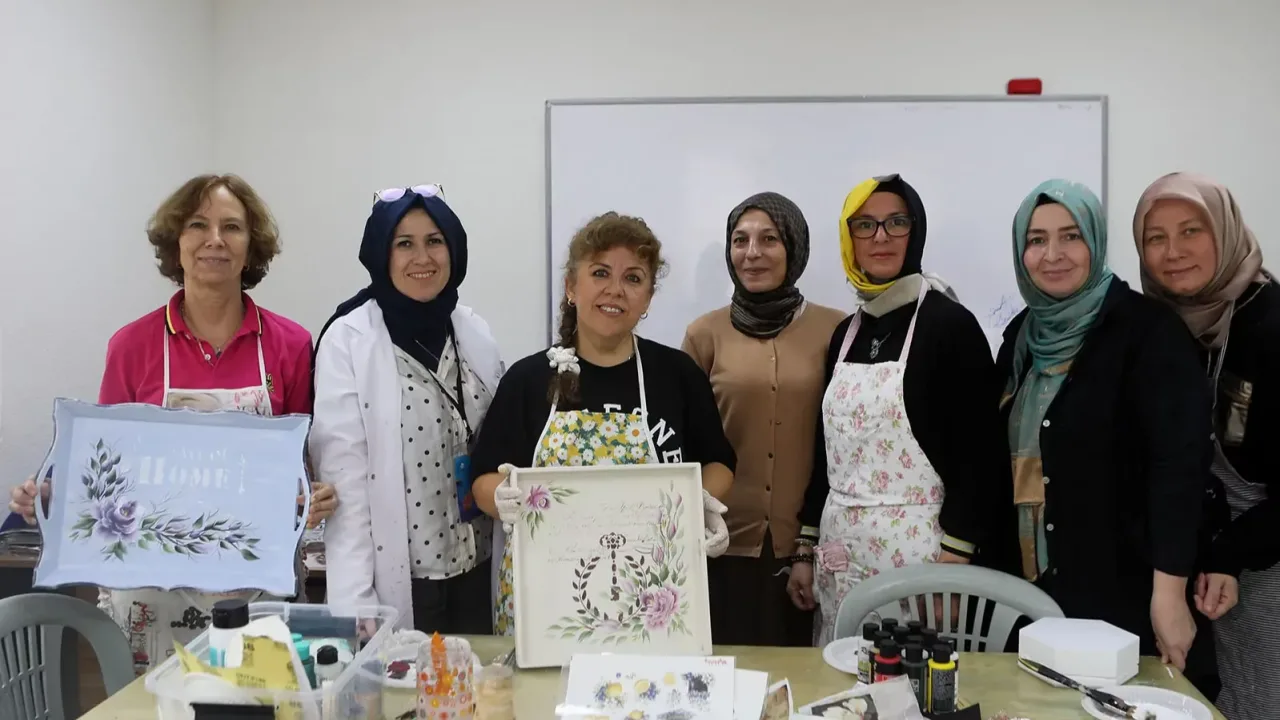 SAMEK’te eski eşyalar sanatla buluşuyor... El emekleri kazanca