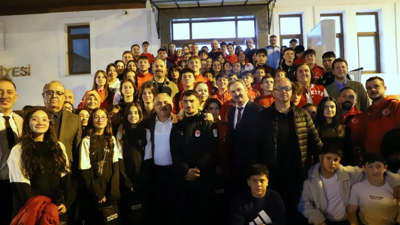 Şampiyon sporcular buluştu
