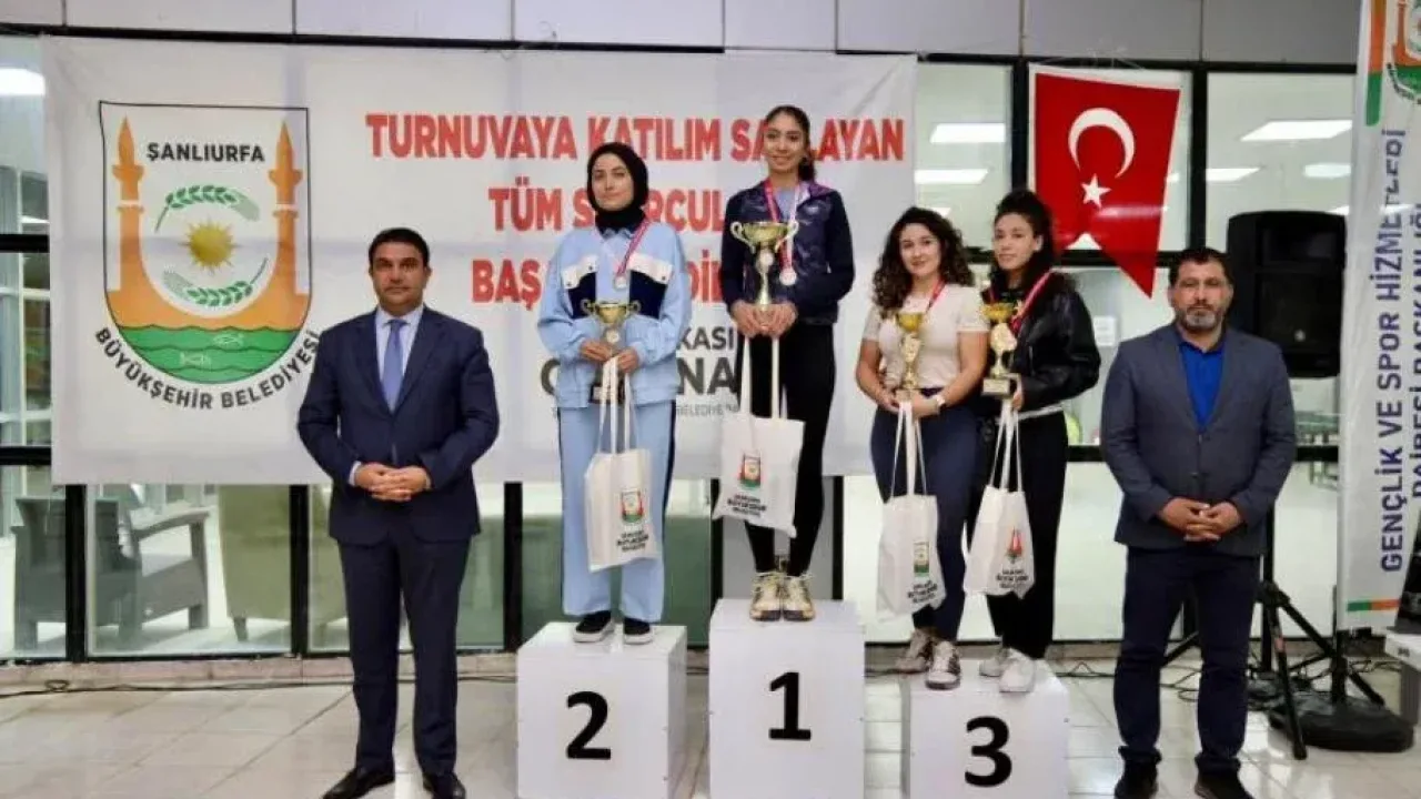Şanlıurfa Büyükşehir Belediyesi Cumhuriyet coşkusunu kortlara