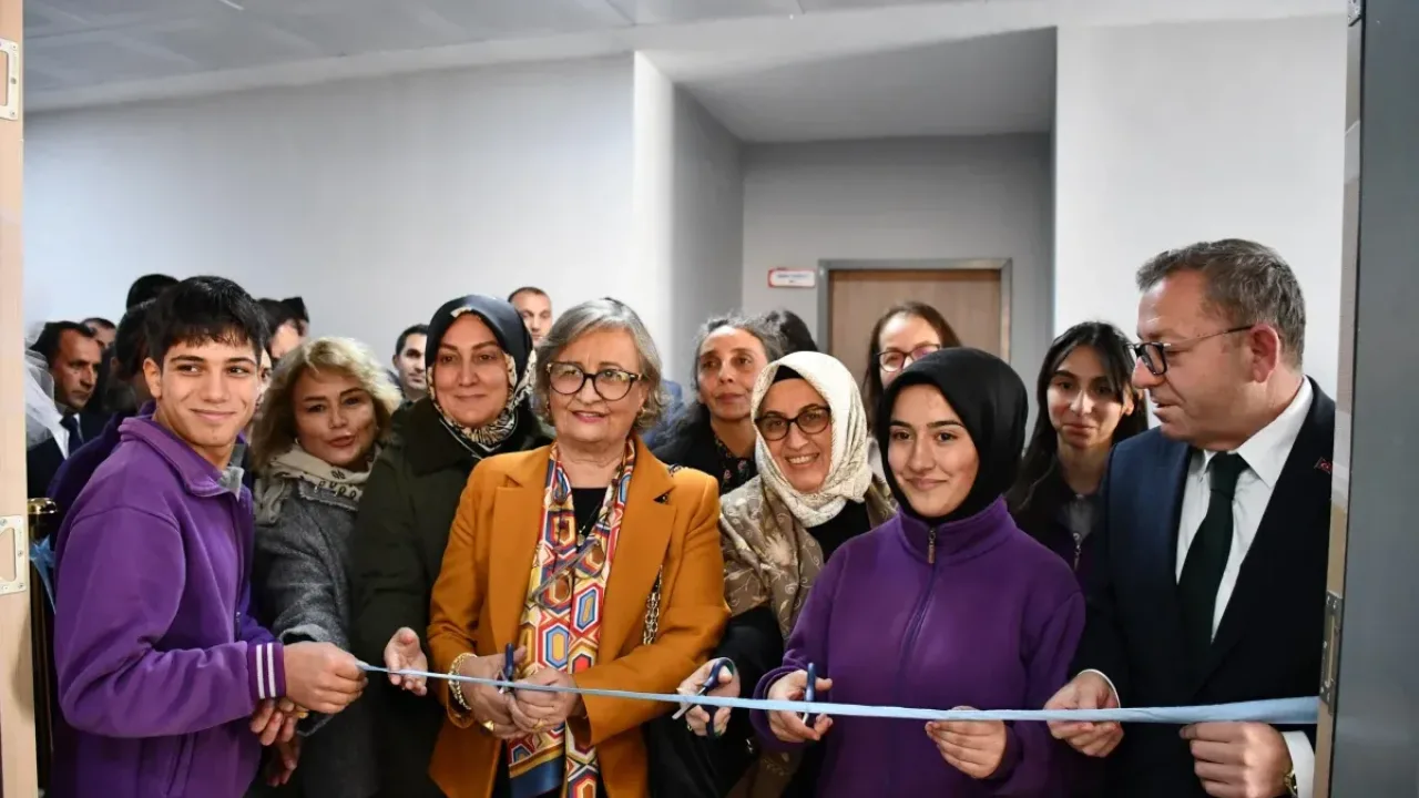 Sarıkamış Fen Lisesi’nde “Yaşayan Kütüphane” törenle hizmete