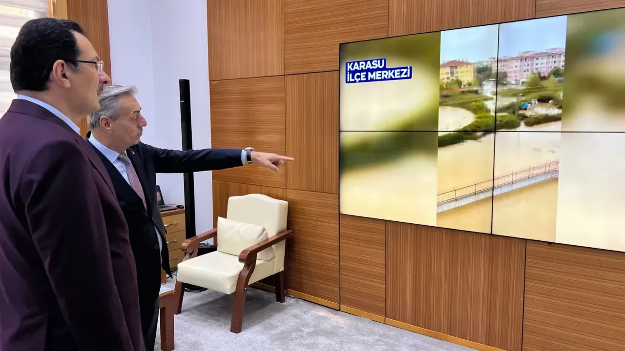 Sel sonrası Sakarya'nın her noktasında aralıksız çalışılıyor