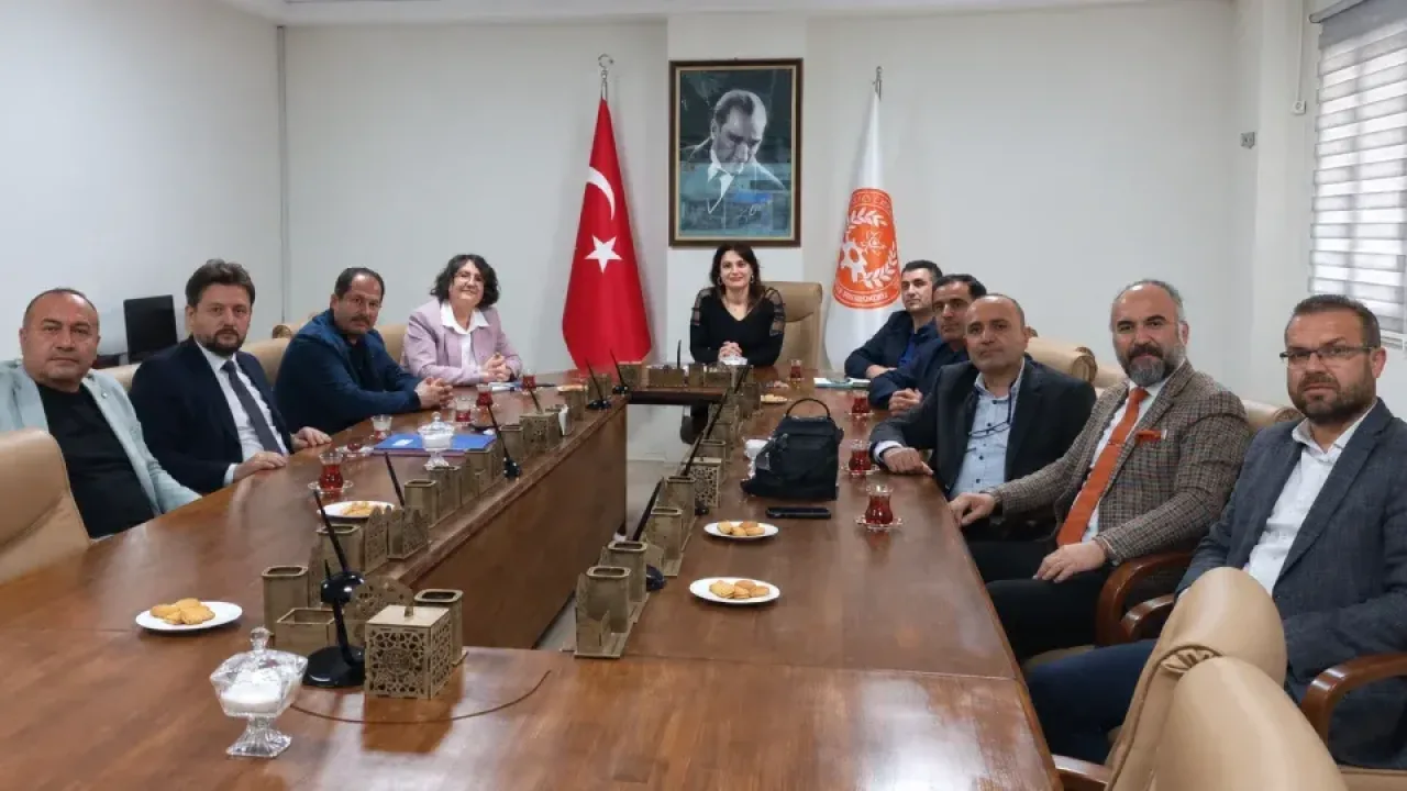 Sivas'ta mesleki eğitim için üniversite ve iş dünyası buluştu