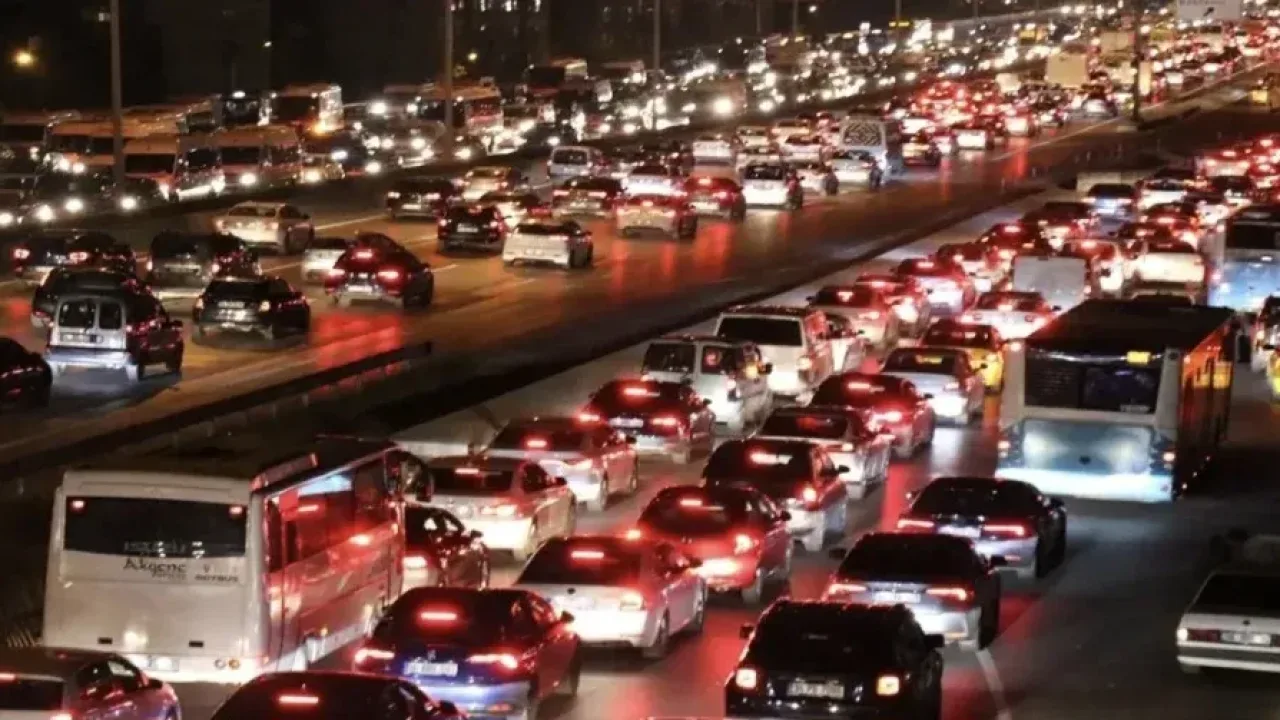 Türkiye’nin araç karnesi açıklandı: Gri otomobil, benzinli motor