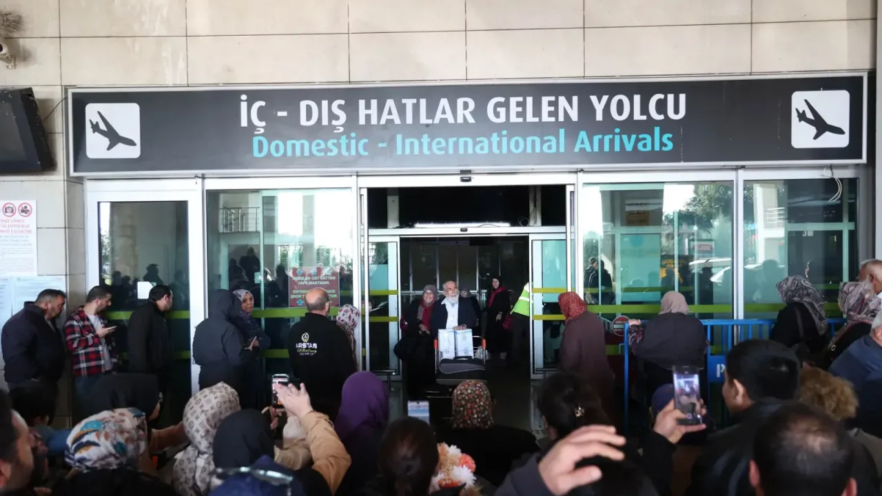 Vefa umresinde üçüncü kafile Konya'ya döndü