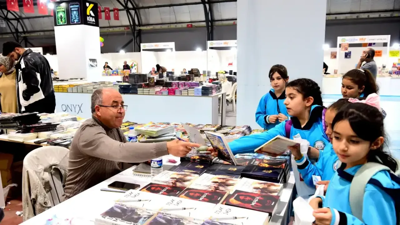 Yazar Mahmut Bıyıklı: "Malatya Kitap Fuarı ilk beşte"