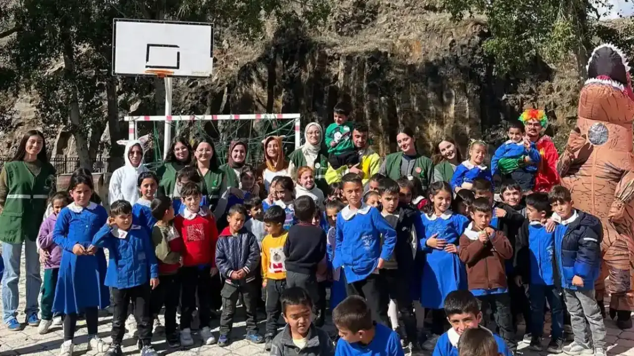 Yeşilay’dan köy okulunda çocuklara özel etkinlik